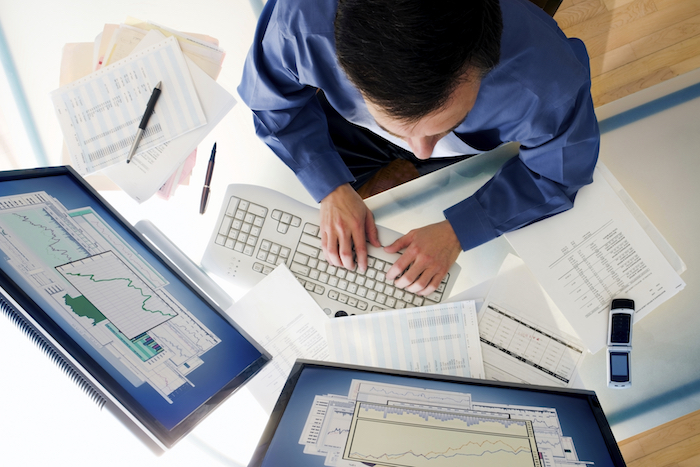 Businessman and Computer at desk. [url=http://www.istockphoto.com/file_search.php?action=file&lightboxID=5793267][IMG]http://www.stevecole.com/_ISP_Business.JPG[/IMG][/url]